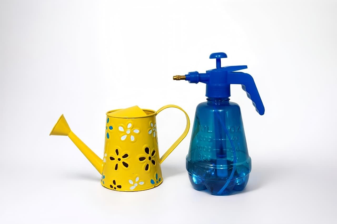 Metal Watering Can 1.5L with 1.5L Sprayer Combo Gardening Tool (Yellow & Blue) 1.5 L Hand Held Sprayer-image-39