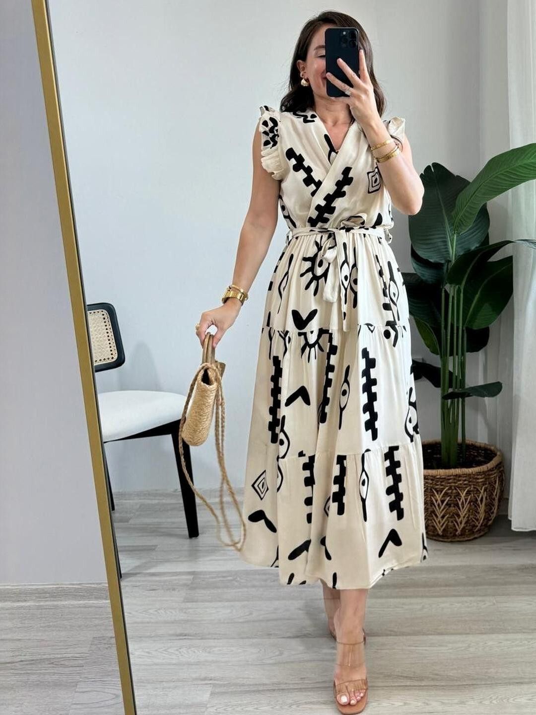 raiyani fashion Abstract Crepe Stitched Anarkali Gown-picture-11