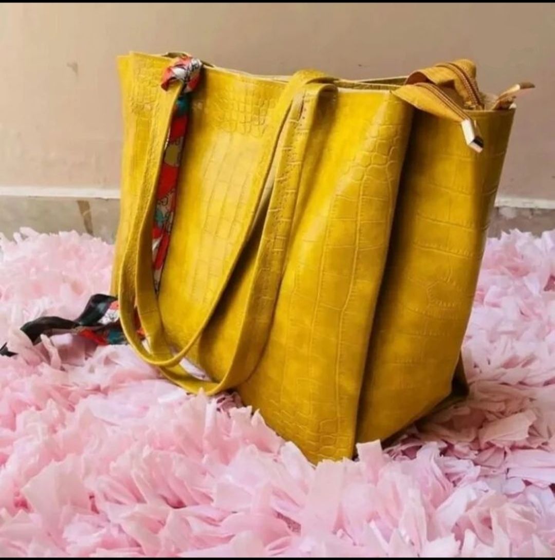 aesthetic Women Yellow Tote-picture-19