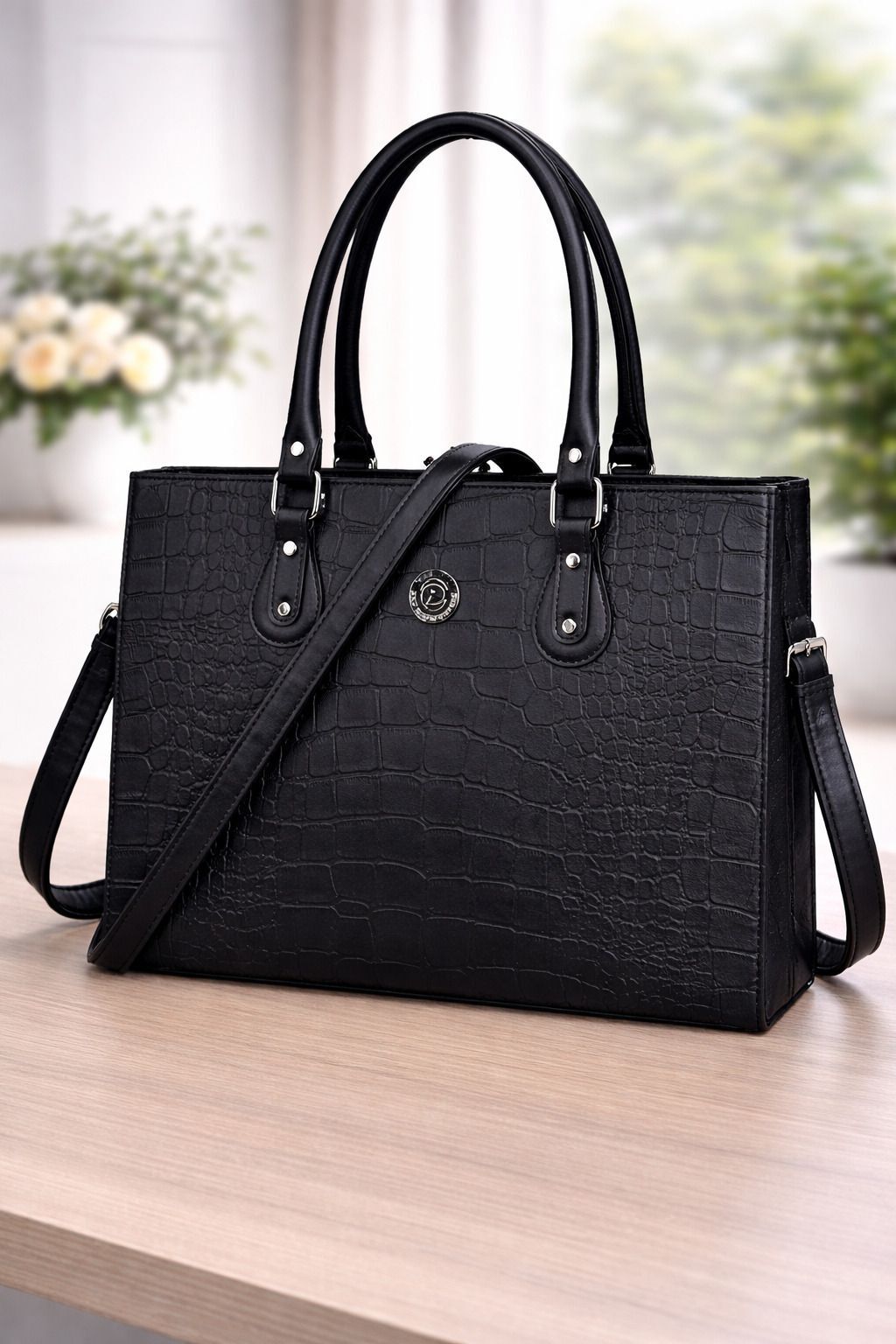 prd craft international Women Black Tote-picture-28