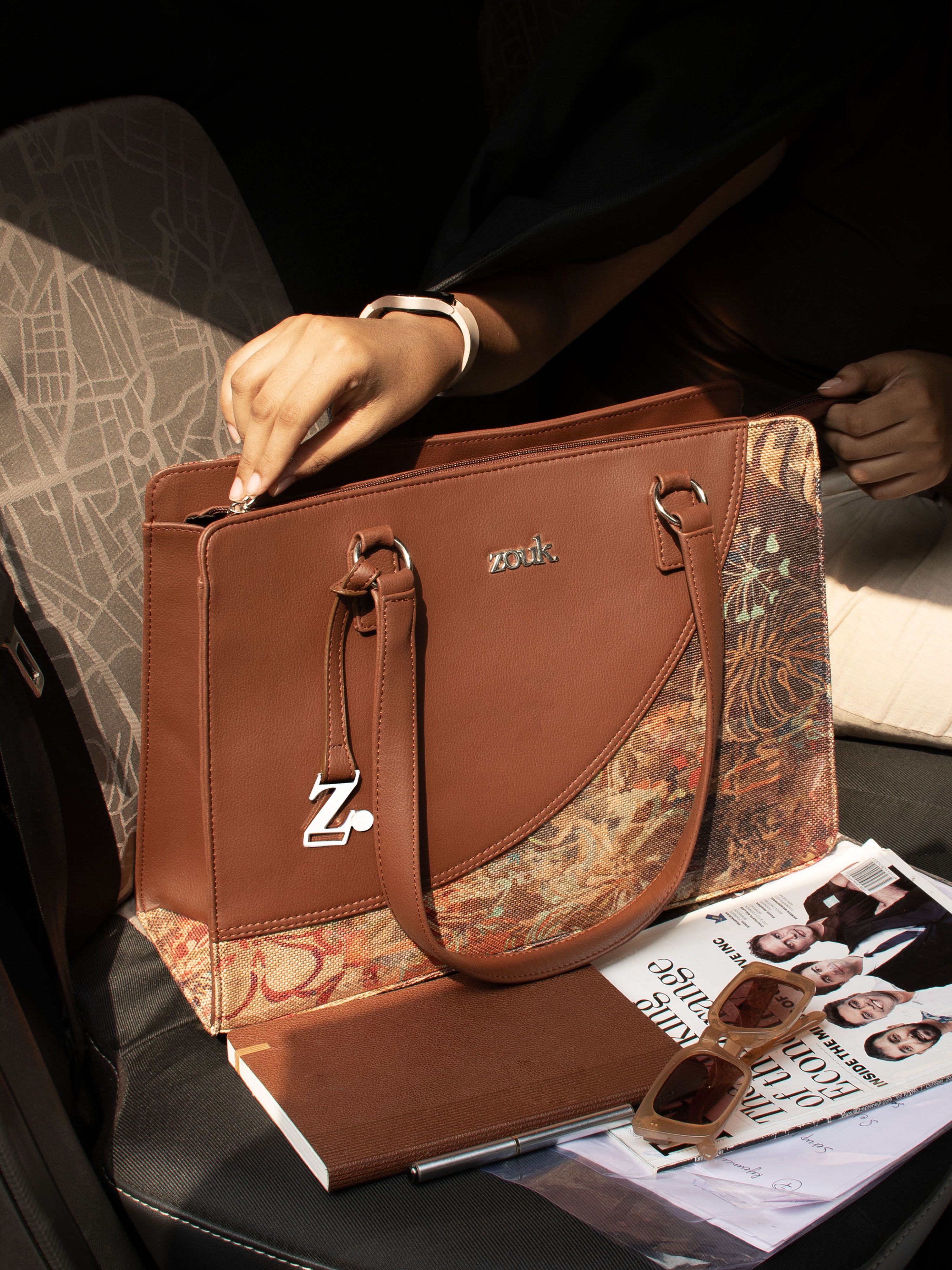 Women Multicolor Tote-image-12