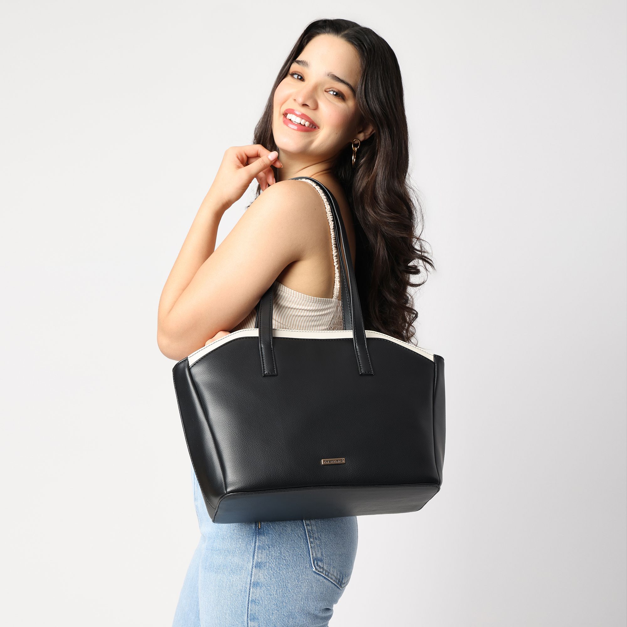 fastrack Women Black Shoulder Bag-picture-42