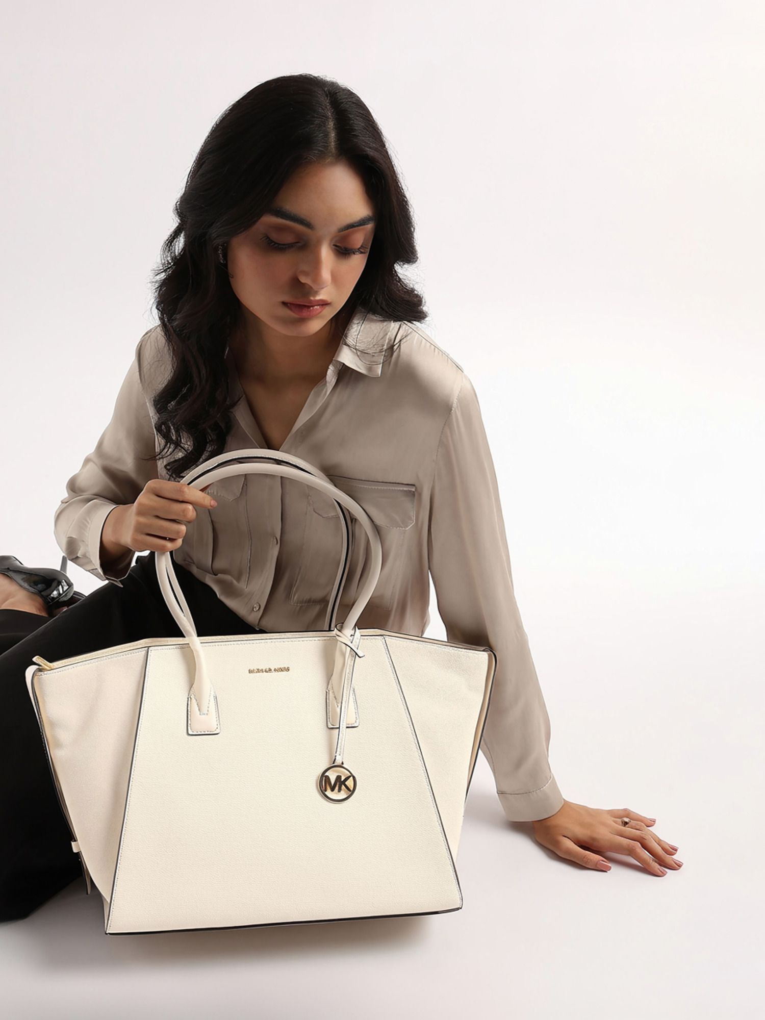 Women Beige Tote-image-32