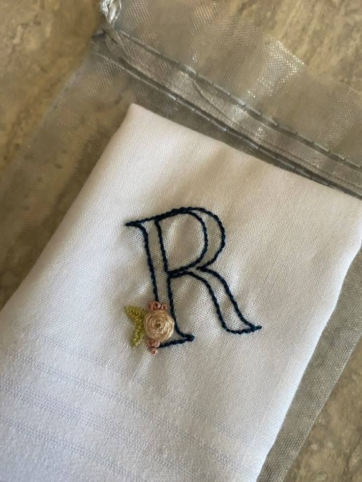 KREATO Rh09 ["White"] Handkerchief-picture-17
