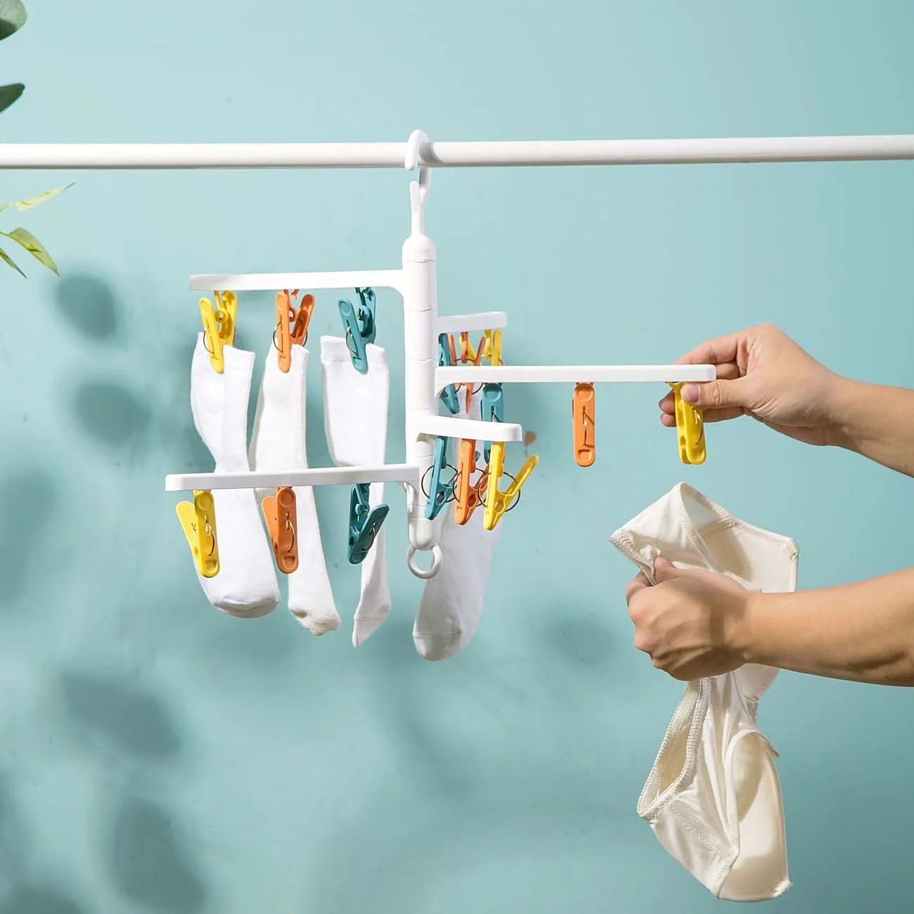 urbanware folding clip hanger with 15 Clips/Pegs Baby Clothes Hanger Stand,Cloth Drying Plastic Cloth Clips-picture-11