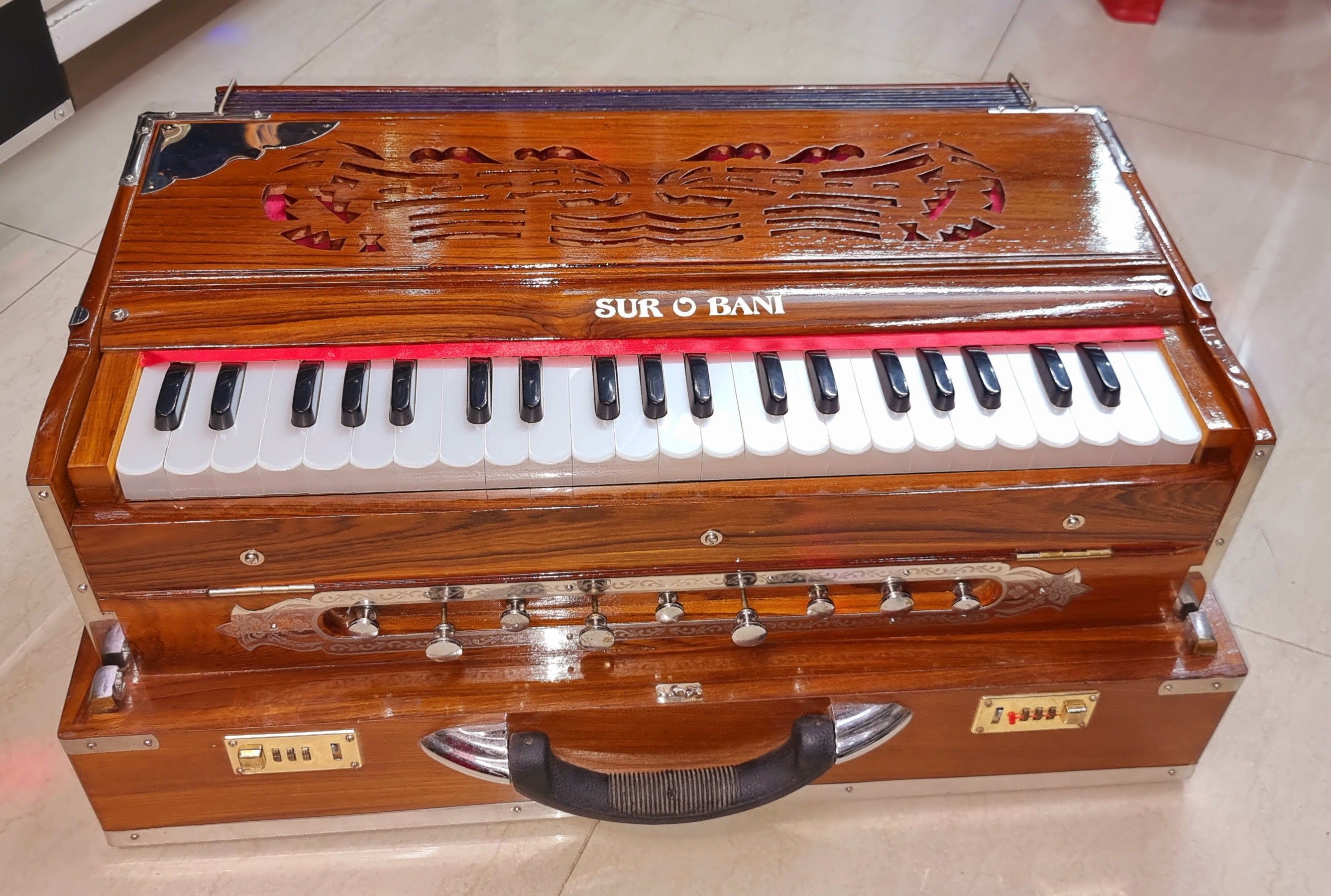 Best Quality Harmonium with 2 set of Reeds 3.5 Octave Hand Pumped Harmonium. Best Quality Harmonium with 2 Line of Reed 3.5 Octave Hand Pumped Harmonium-image-24