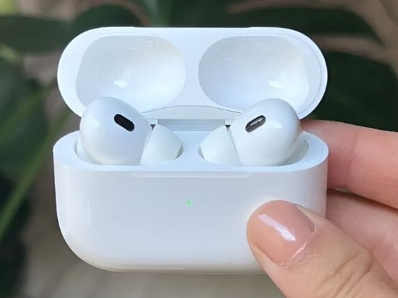 Qopto Technologies Airod 2 genratoin Headphone Stand