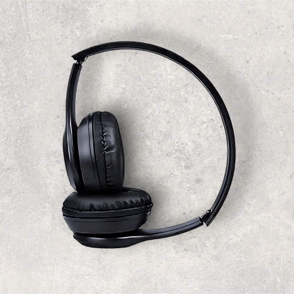 Bluetooth Over-Ear Headphones featuring Booming Bass for Gaming_QG Bluetooth & Wired Headset