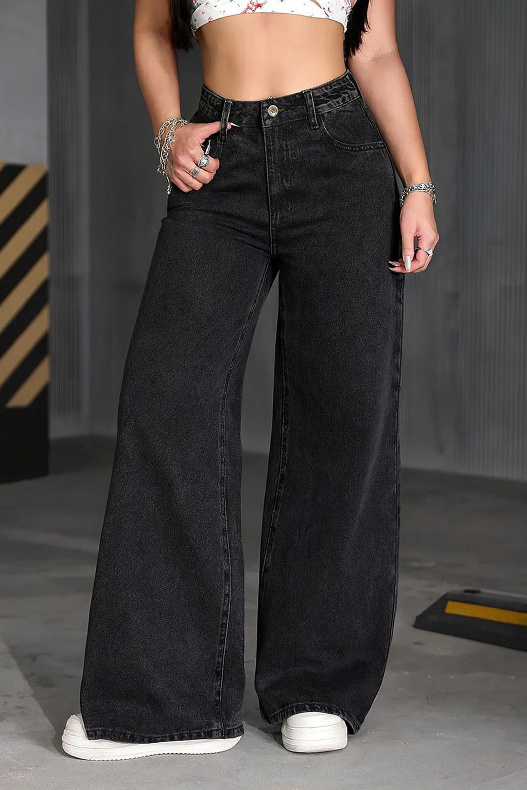 Women Loose Fit High Rise Black Jeans