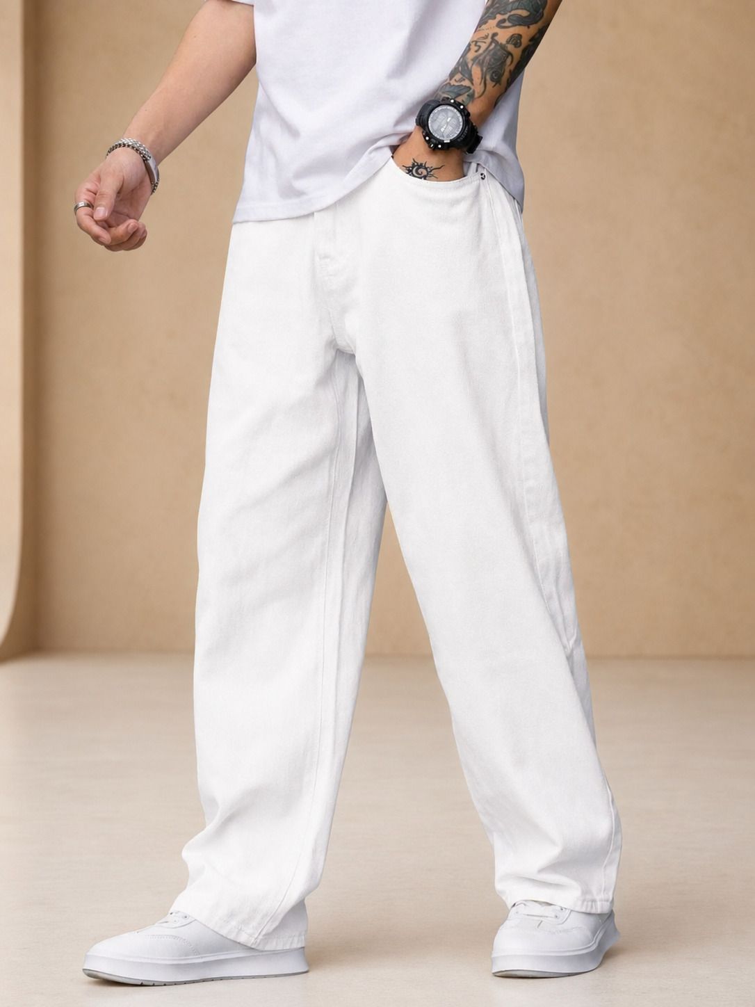 fadevielle Men Relaxed Fit Mid Rise White Jeans-picture-22