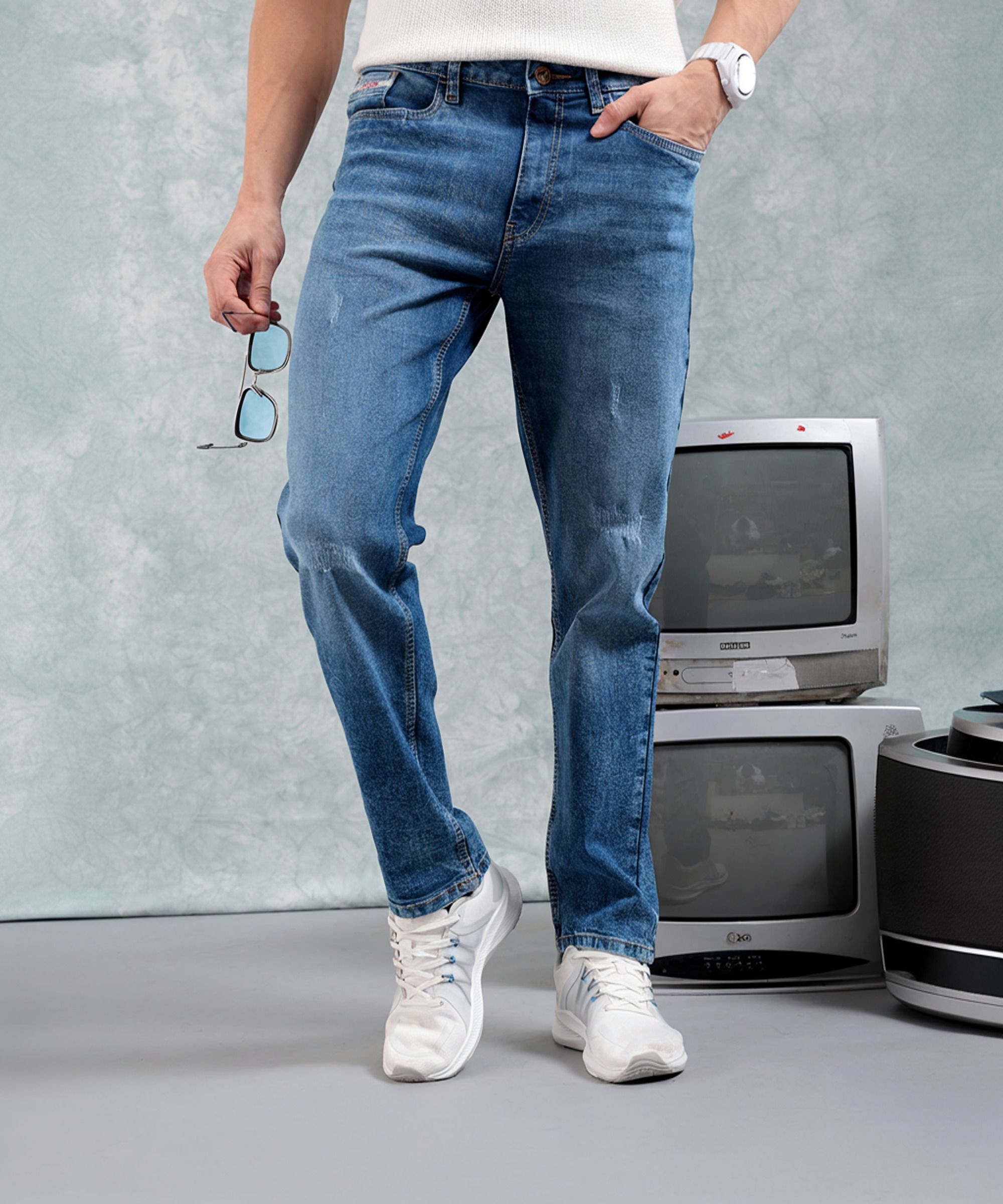 Men Slim Mid Rise Light Blue Jeans-image-23