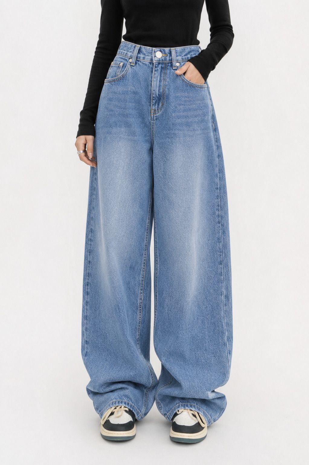 Women Loose Fit High Rise Light Blue Jeans-image-34