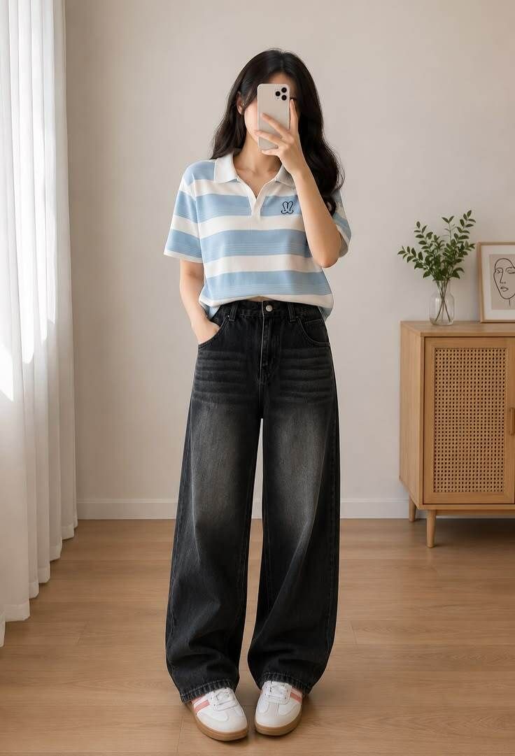 Women Wide Leg Mid Rise Black Jeans-image-8