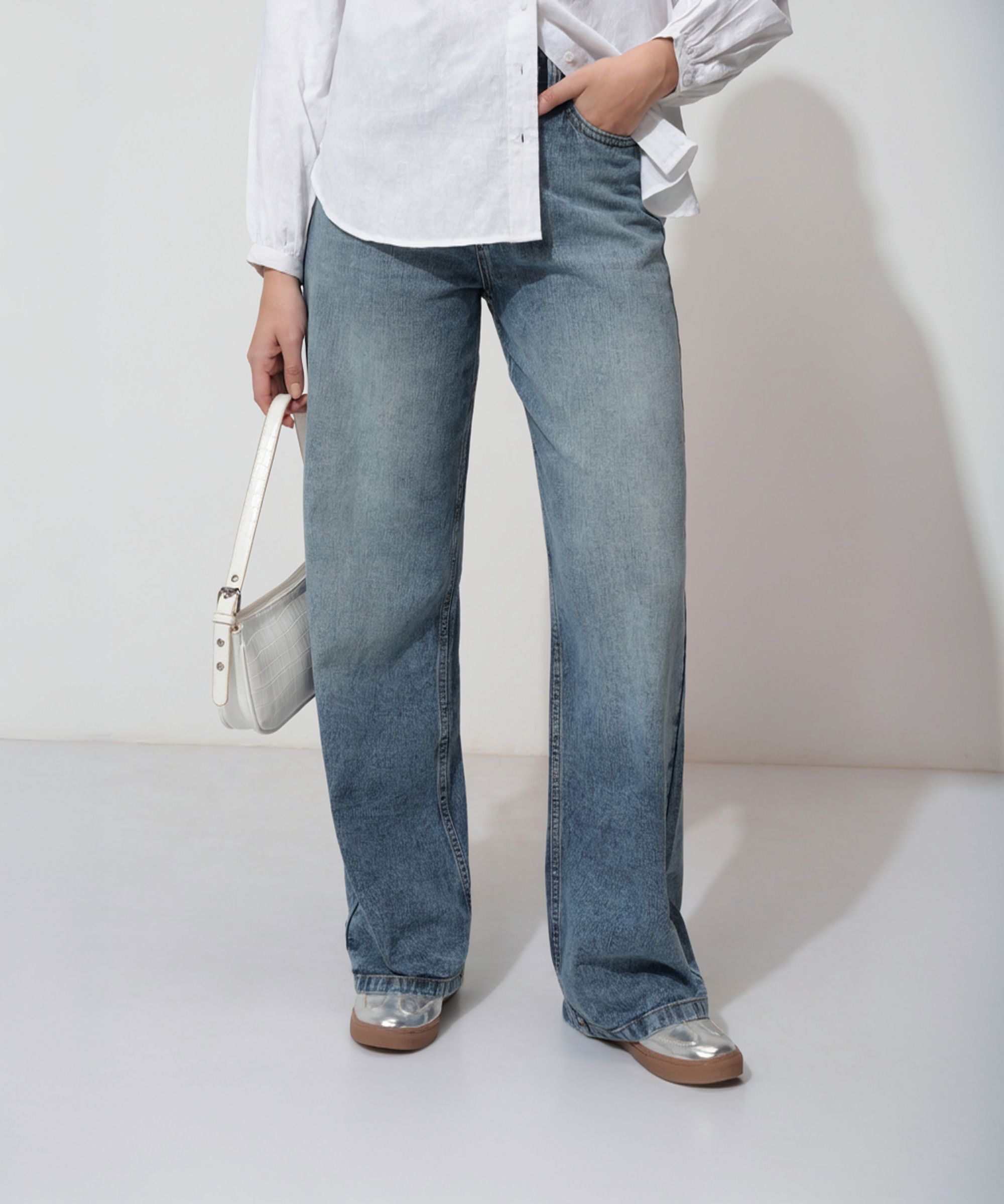 tokyo talkies Women Straight Fit Mid Rise Light Blue Jeans-picture-18