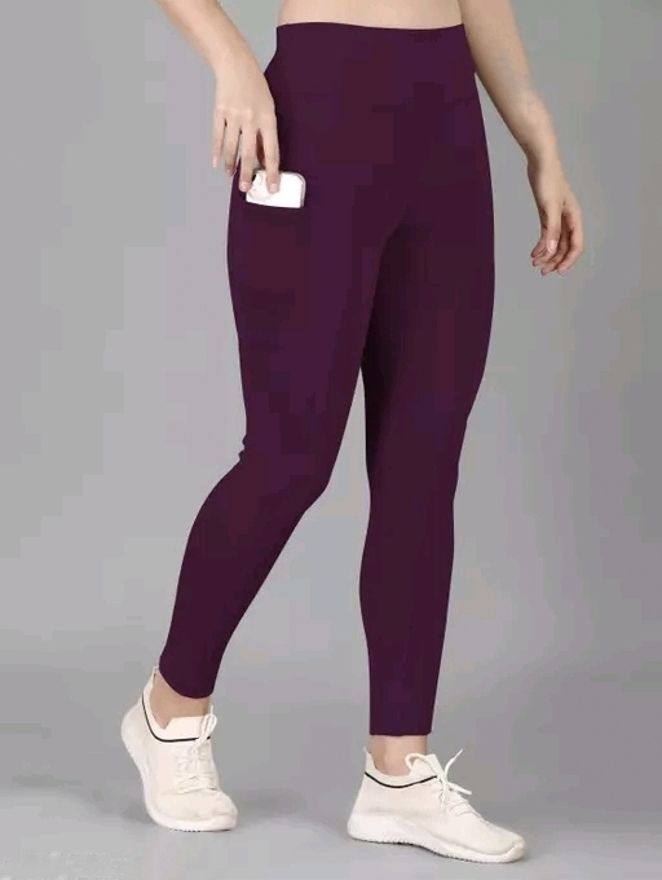 Solid Women Maroon Tights