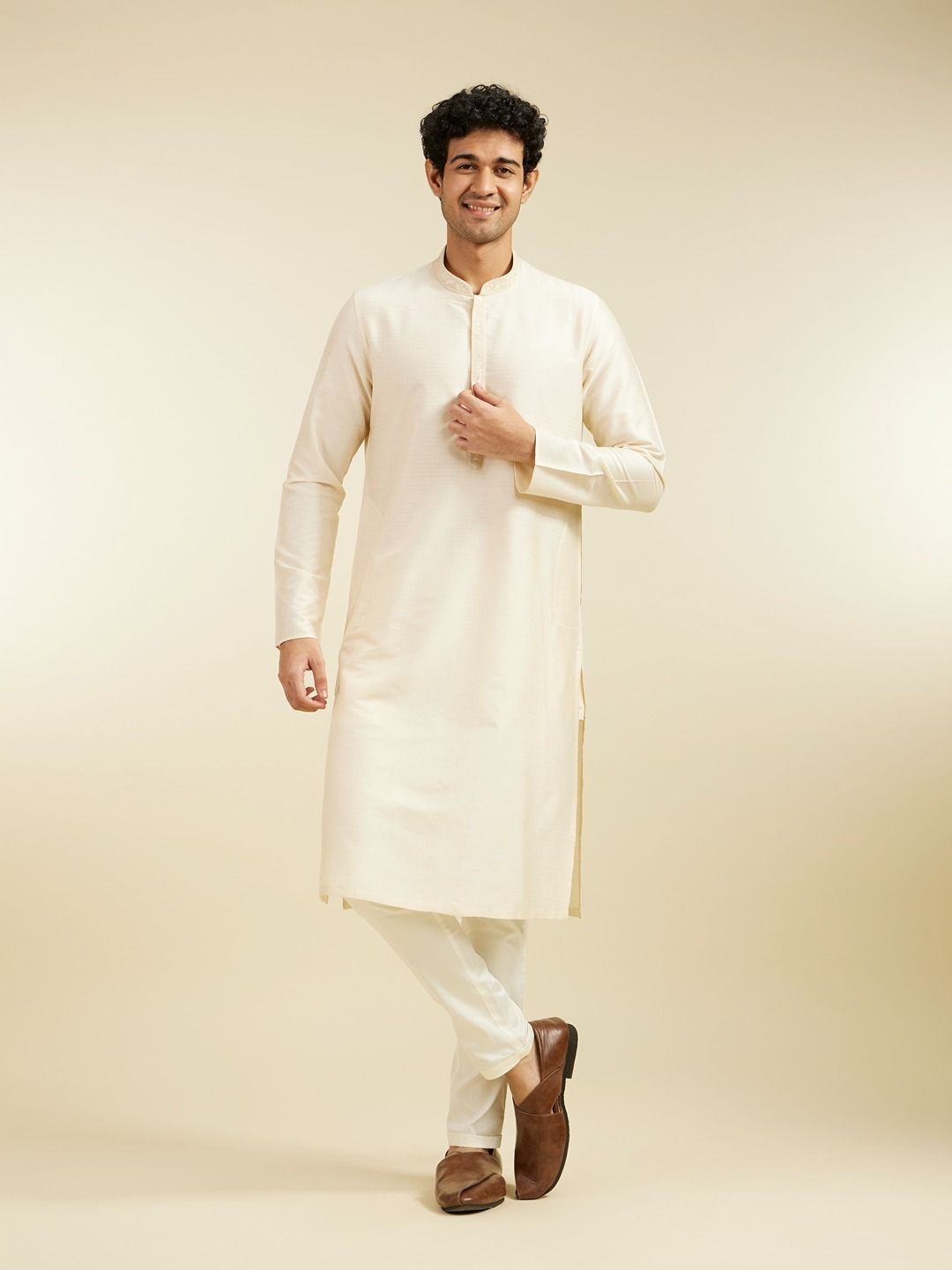 diwas by manyavar Men Solid Viscose Rayon Straight Kurta-picture-12