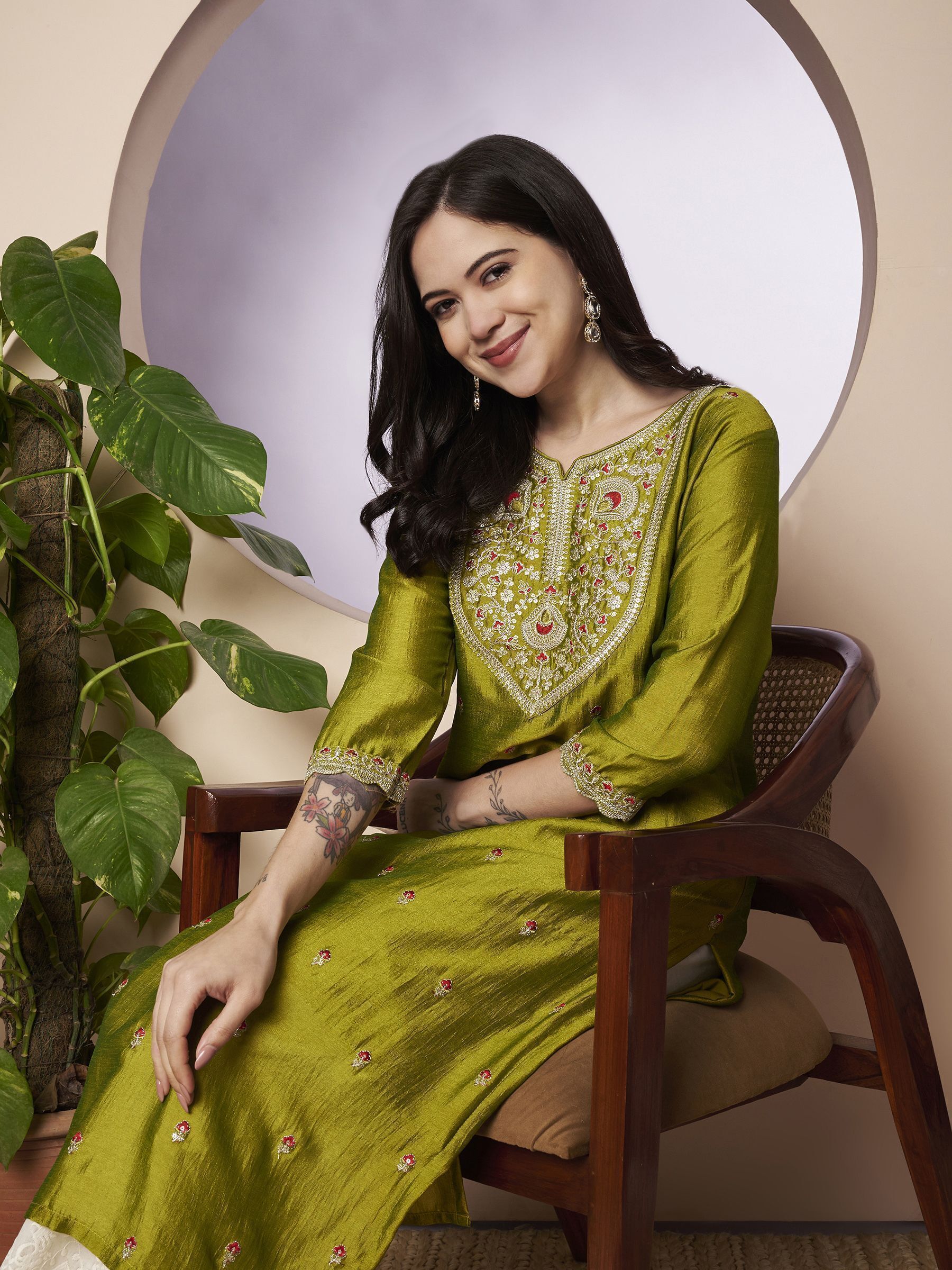 rare thread Women Embroidered Silk Blend Straight Kurta-picture-10