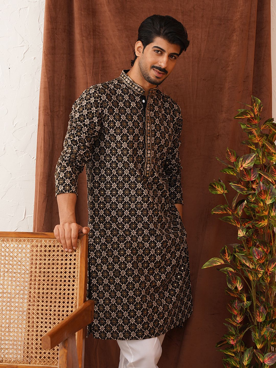 Men Embroidered Viscose Rayon Straight Kurta