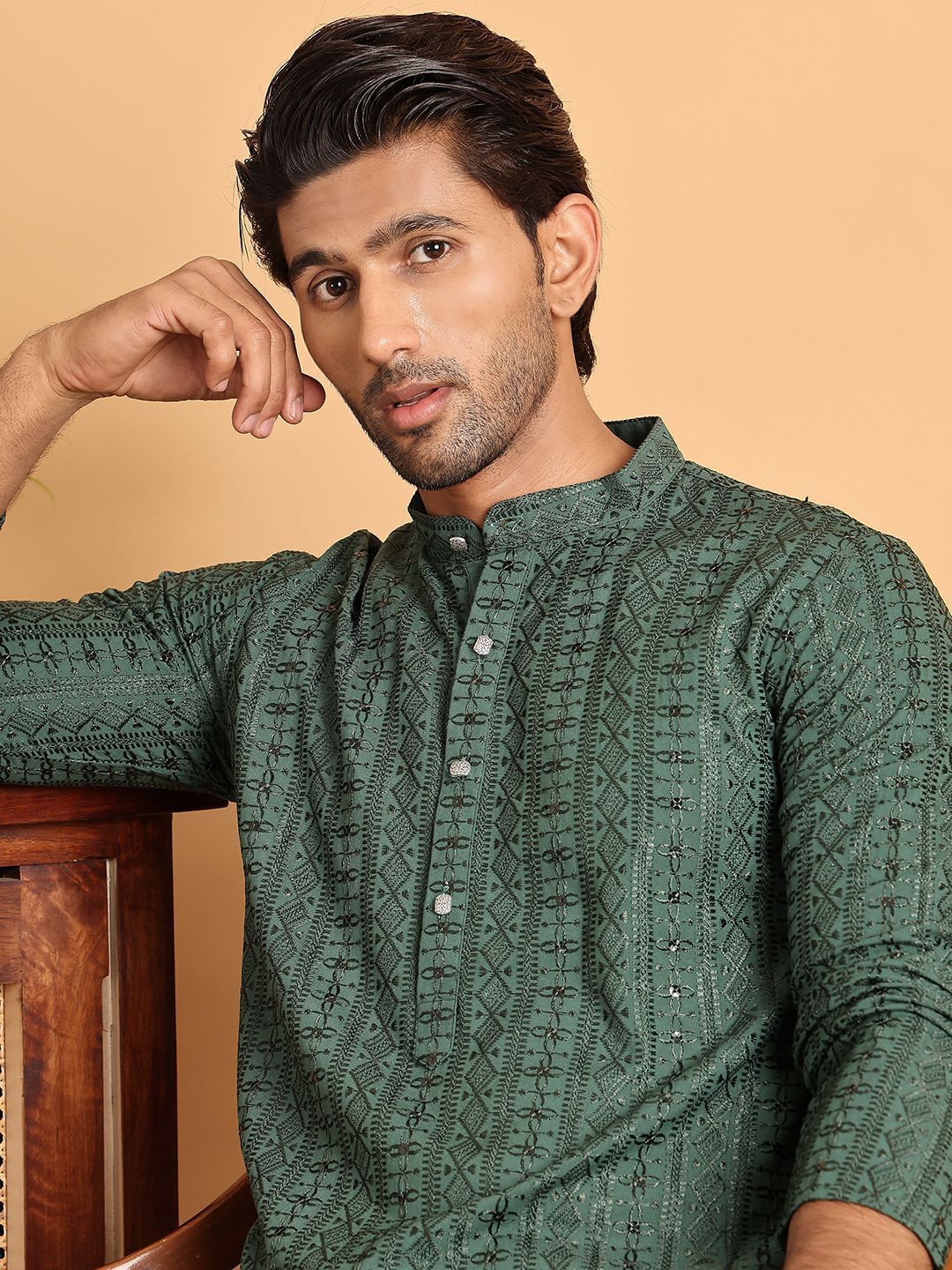 Men Embroidered Viscose Rayon Straight Kurta