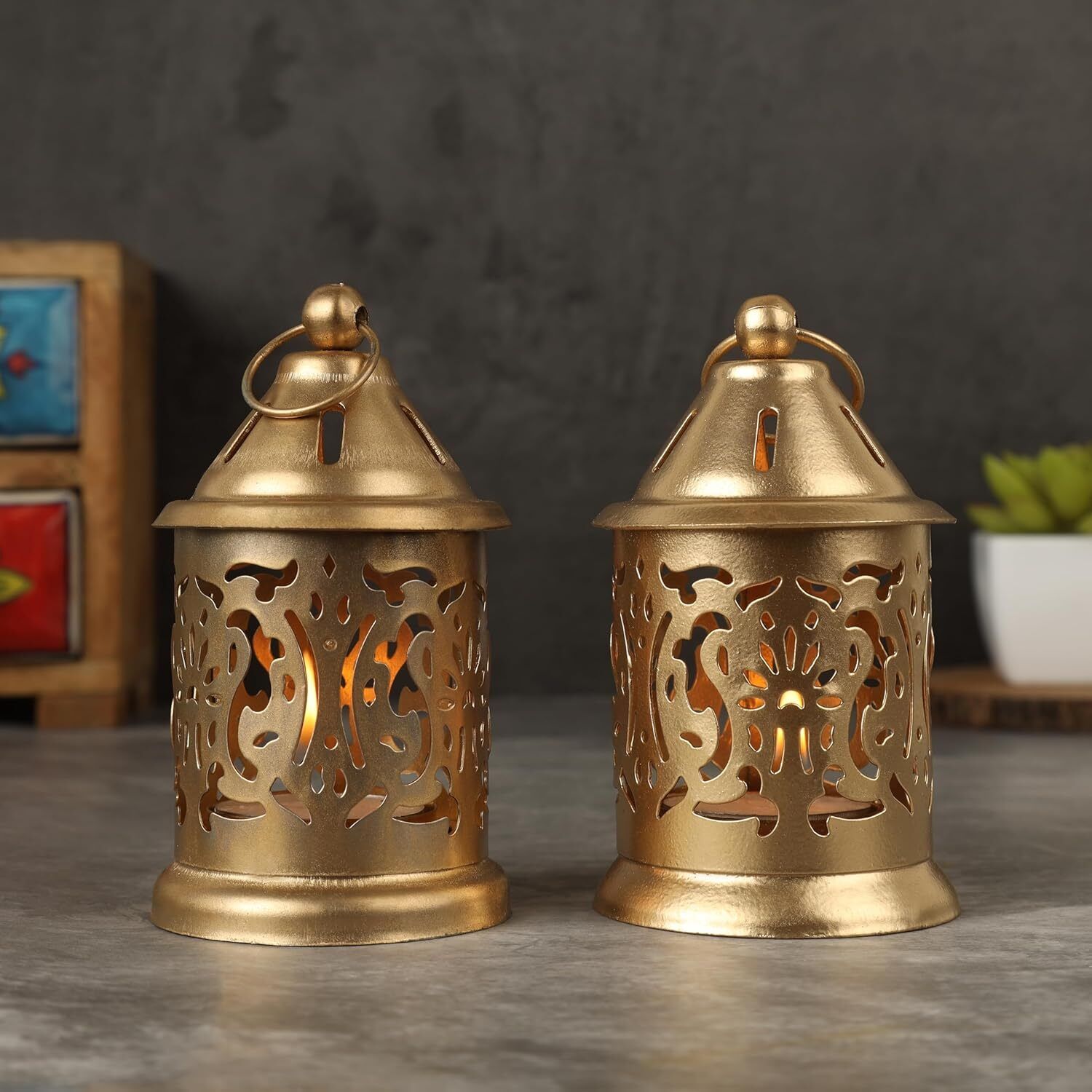 Metal Lantern/Hanging Tealight Holder Gold Metal Hanging Lantern