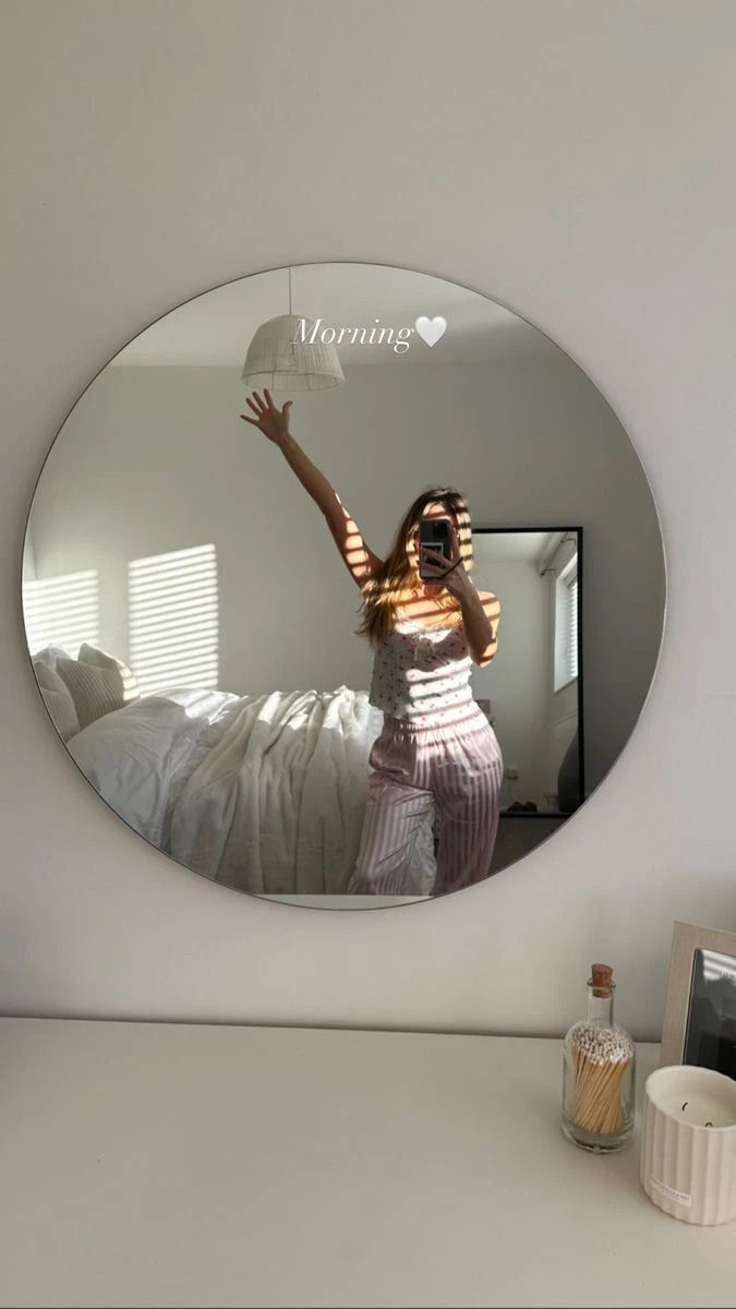 16" inch round shape mirror perfect for any wall.-1 Bathroom Mirror-image-6