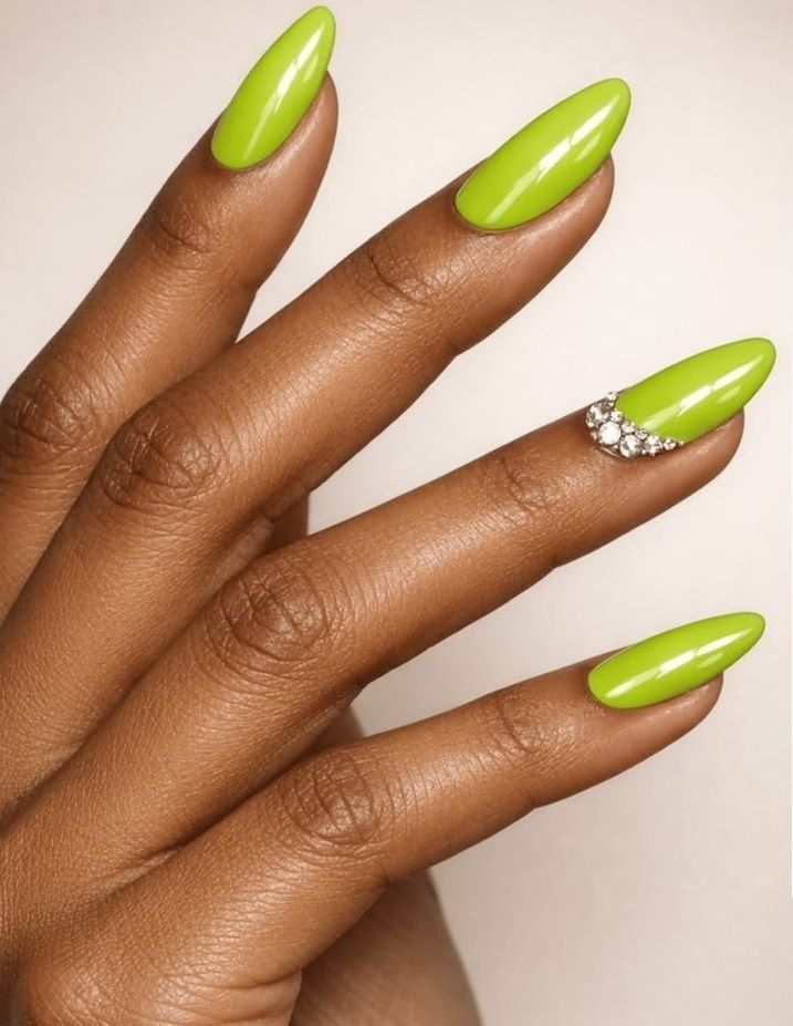evererin Green Nail Paint Long Wear Glossy Finish-picture-25