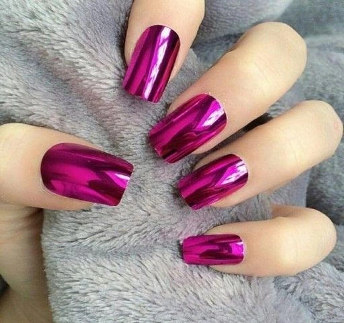 evererin Dark Pink Chrome Nail Polish | Salon Quality Smooth Application-picture-3
