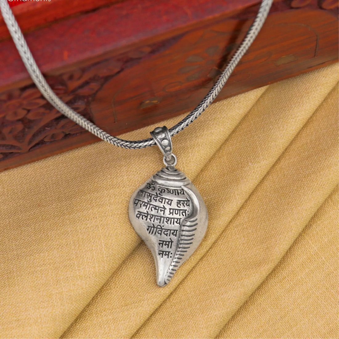 shukan Trending Divine Shankh Pendant Necklace with Sacred Mantra Engraving Alloy-picture-34