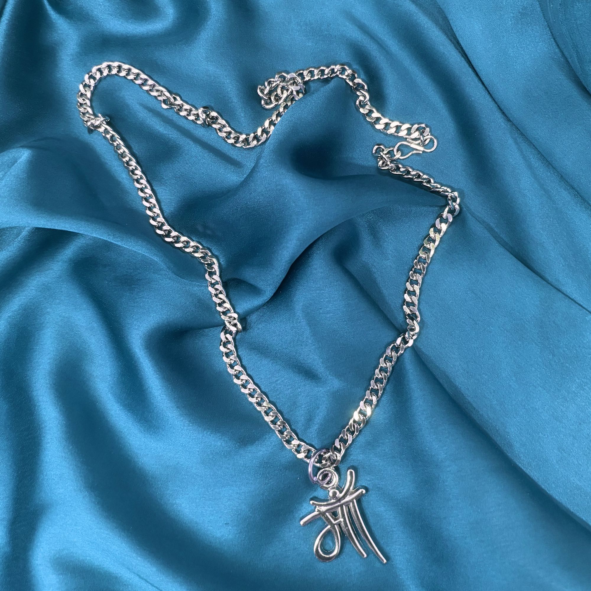 Sterling Silver Maa Pendant with Chain – Stylish Tribute to a Mother’s Silver Metal Locket-image-32