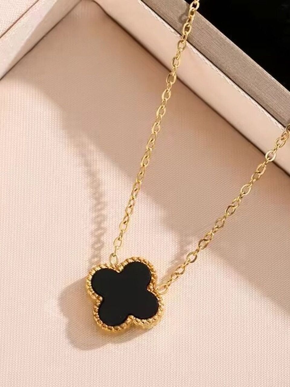 Anti Tarnish Gold Black Clover Necklace For Women Gold-plated Necklace Gold-plated Agate Stainless Steel Locket Set-image-10
