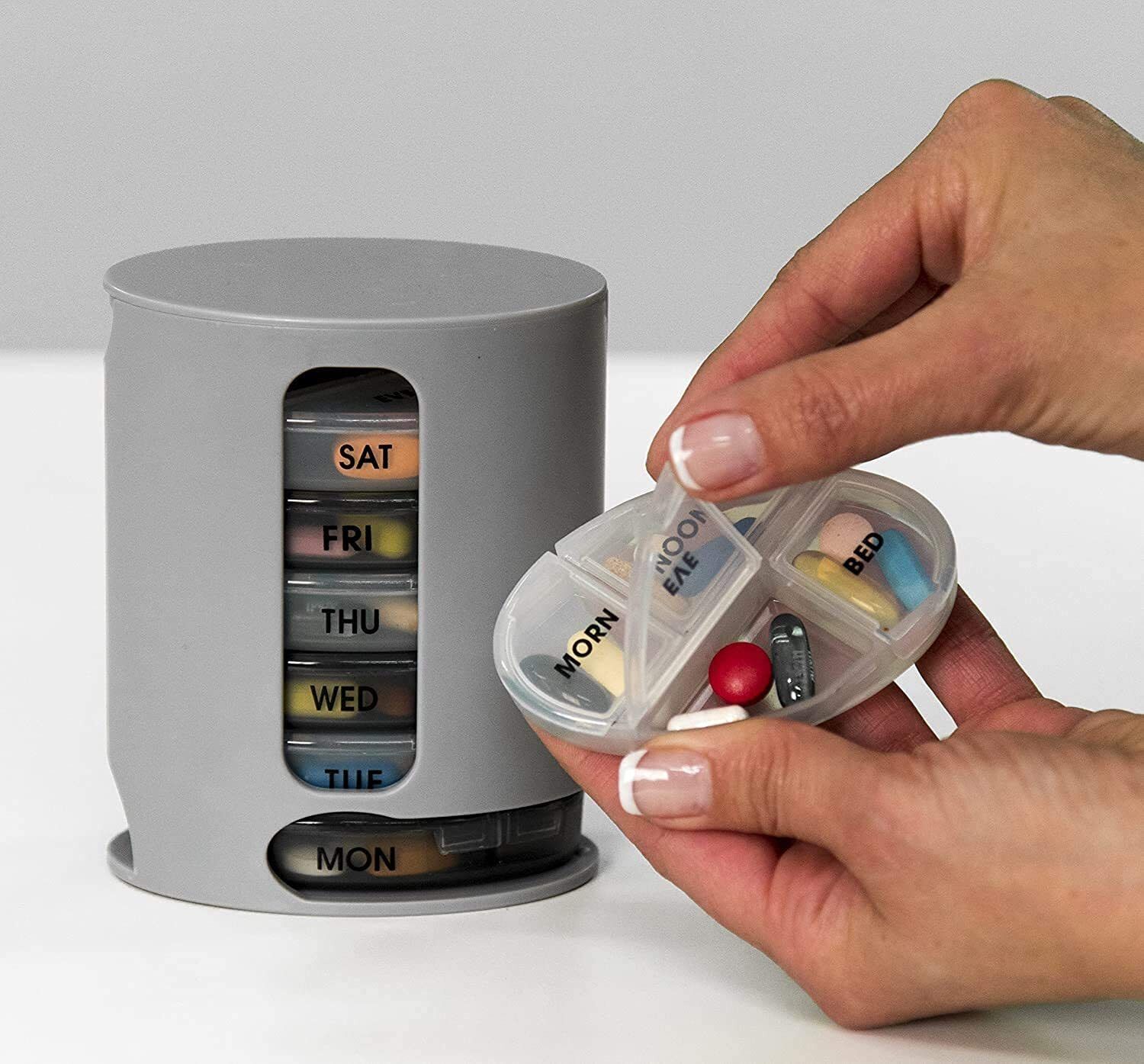 7- DAY Portable Pill Box with 4 Compartments Organize Medicine Storage Box Pill Box-image-3