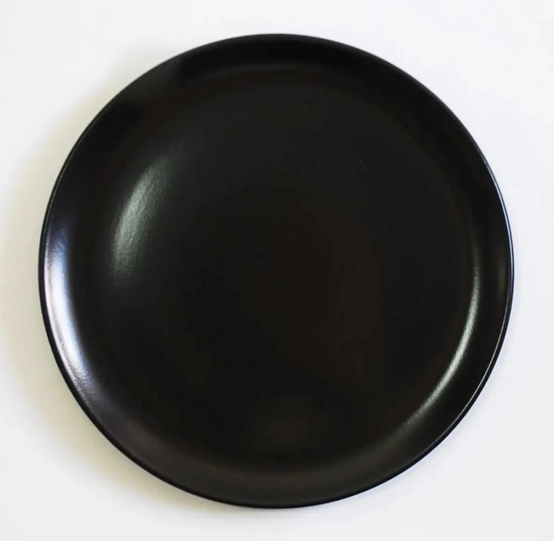 Microwave safe Unbreakable BPA free plastic Round plate Black 11''inch Pack of 1 Dinner Plate-image-0