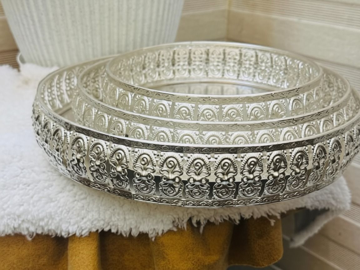 Elegant Embossed Metal Tray Set Tray-image-17