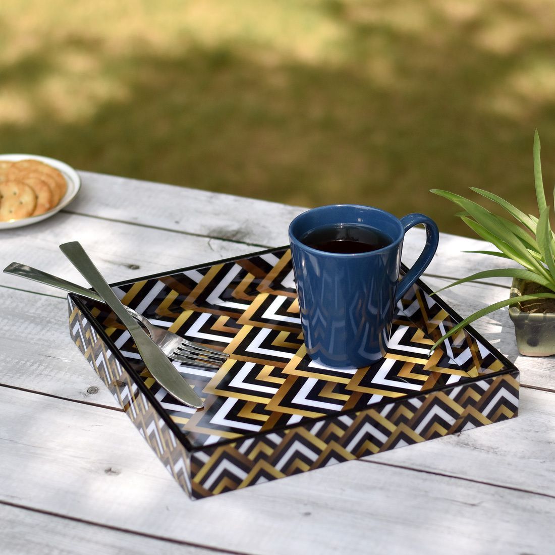 duli Decorative MDF Wooden Enamel Coated Zigzag Design Serving Tray 10x10 Inch Tray-picture-27