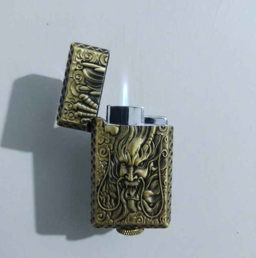 High-End Classic Brass Dragon Relief Windproof Gas Pocket Lighter-image-2
