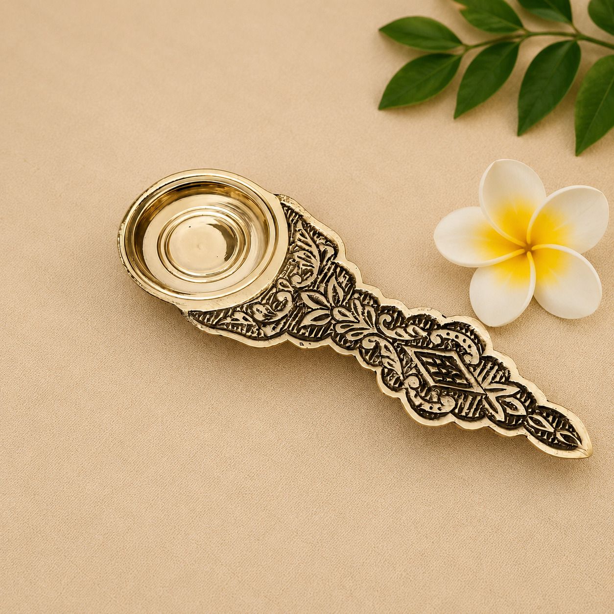 Ari-Kapoor-Arati Burner Brass, Gold-image-3