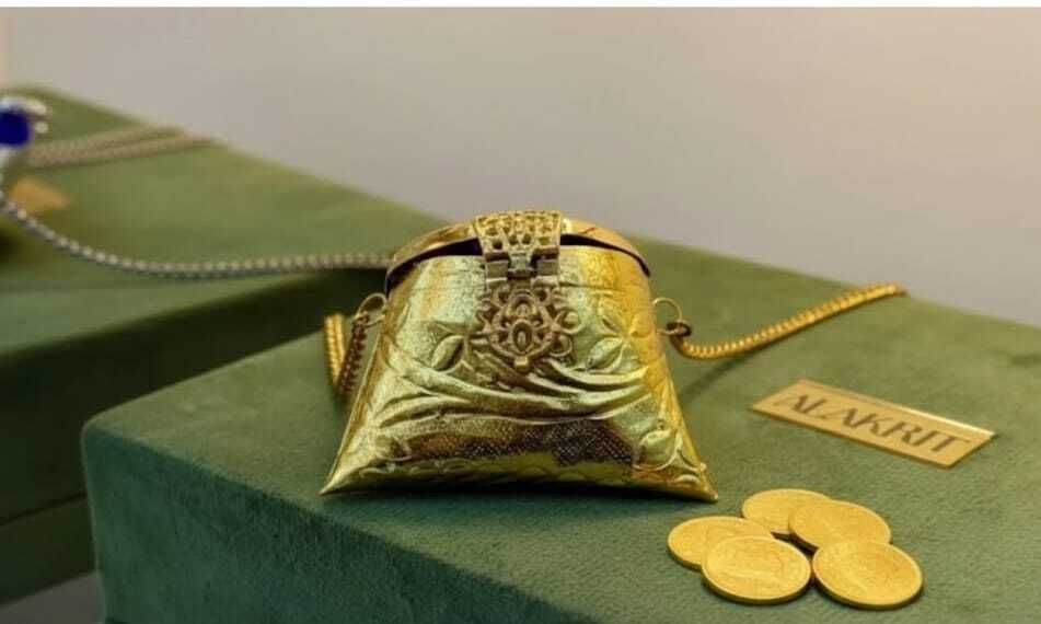 Girls Gold Coin Purse