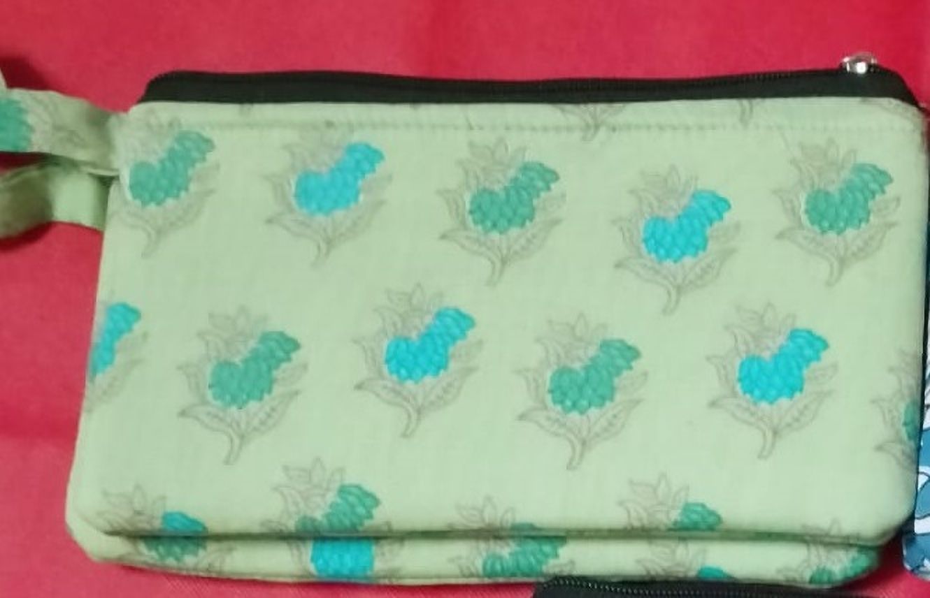 Women Multicolor Wristlet