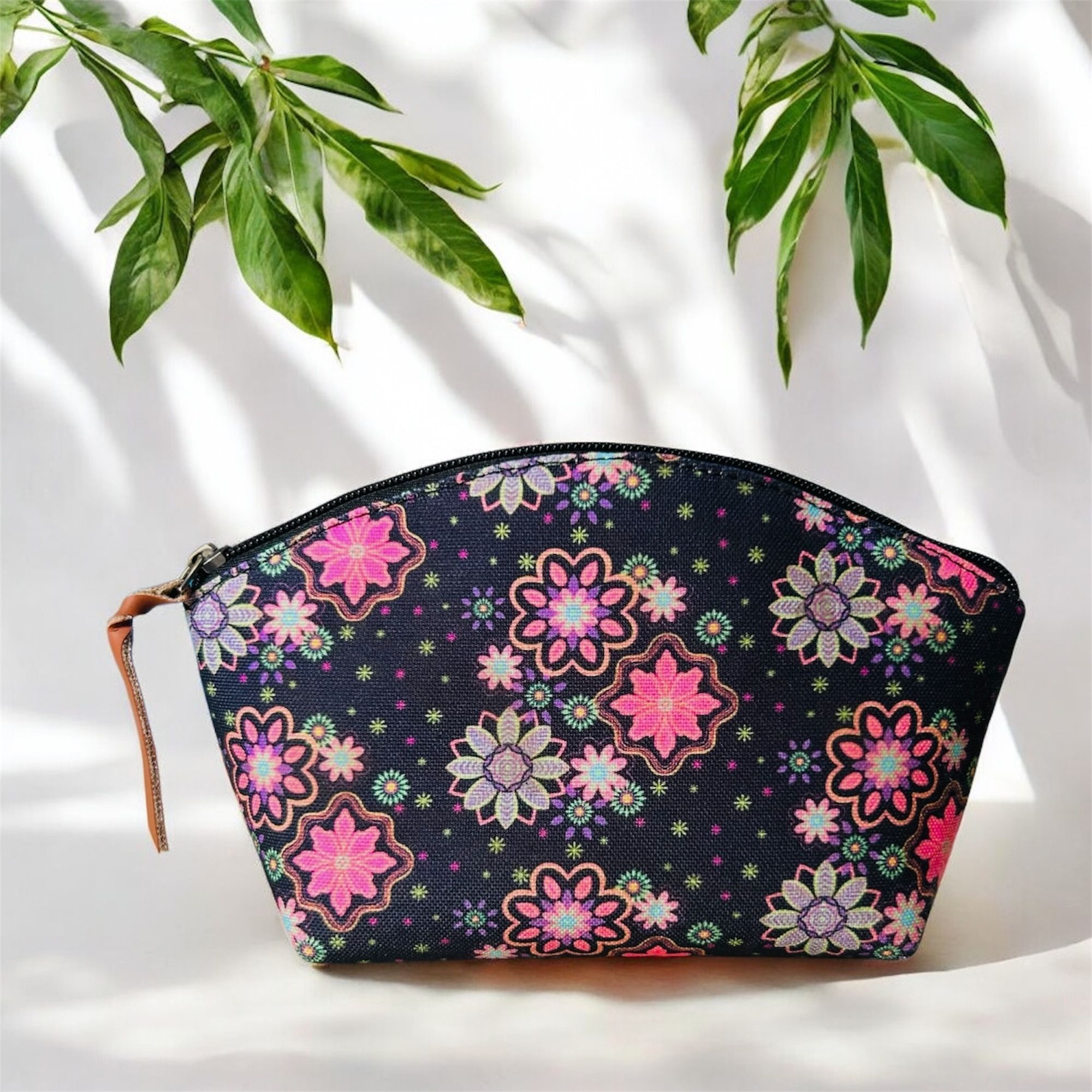 clubtoclutch Women Black Cosmetic Bag-picture-11