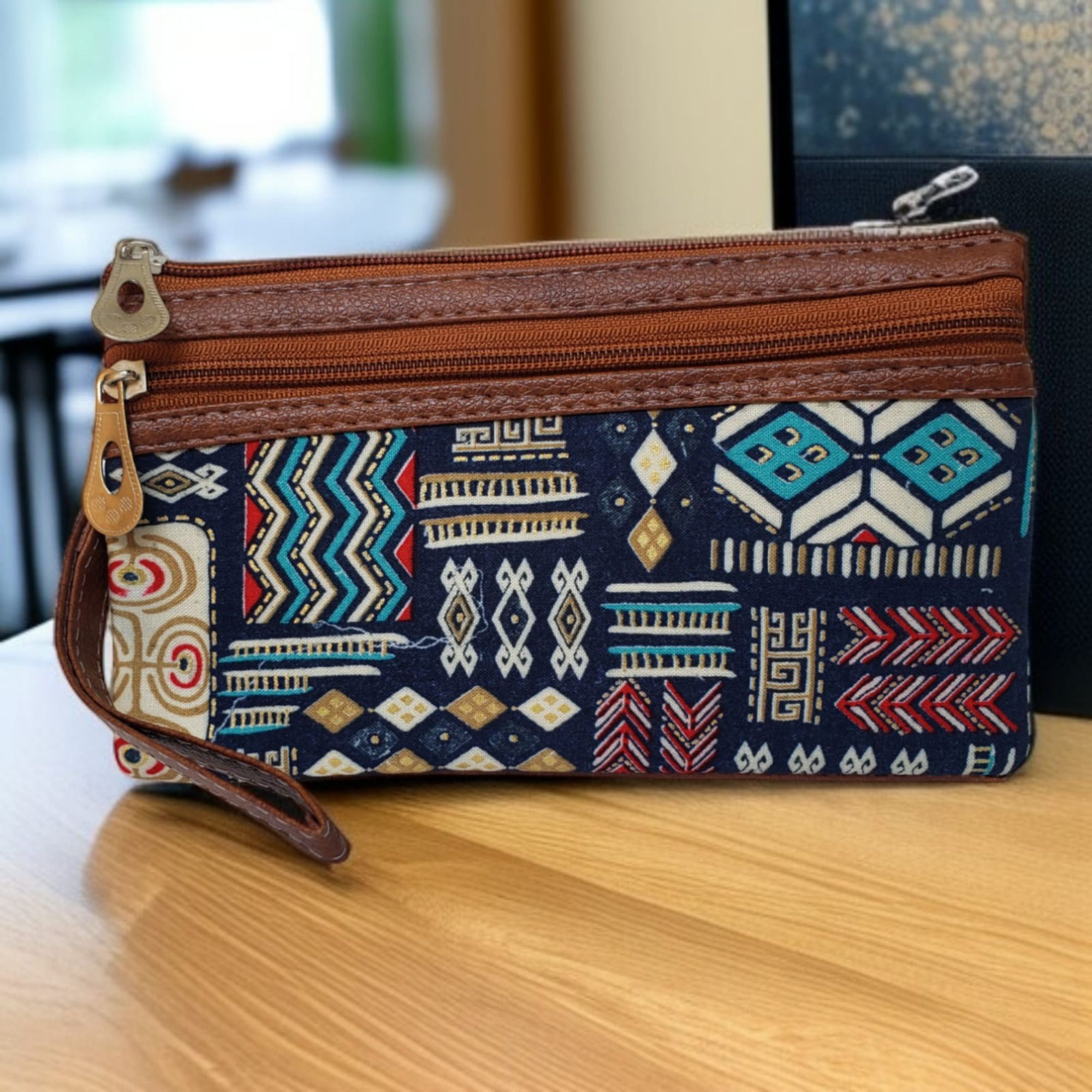 Women Multicolor Wristlet