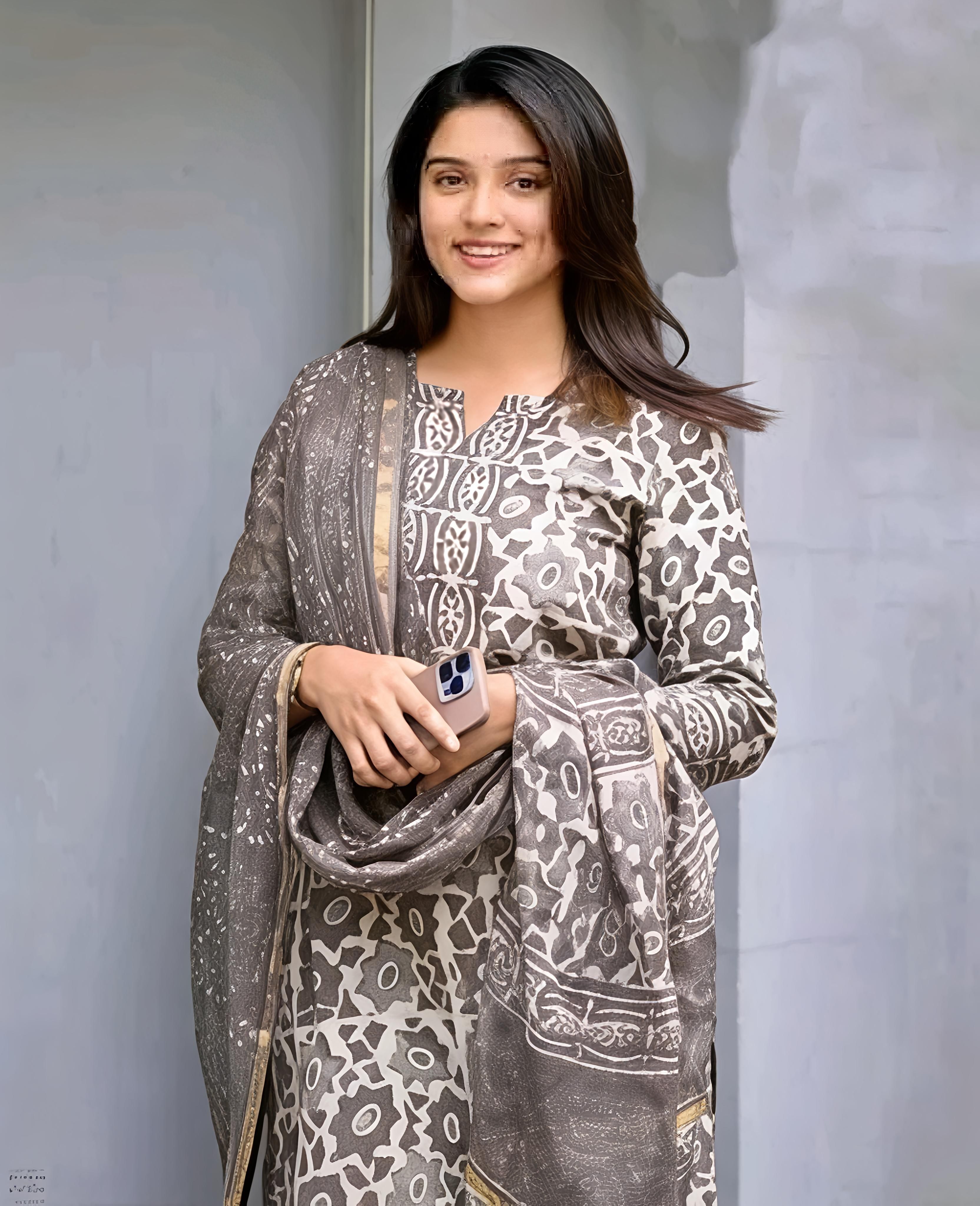 Womens Straight Kurta Printed Kurta, Trouser/Pant & Dupatta Set-image-5