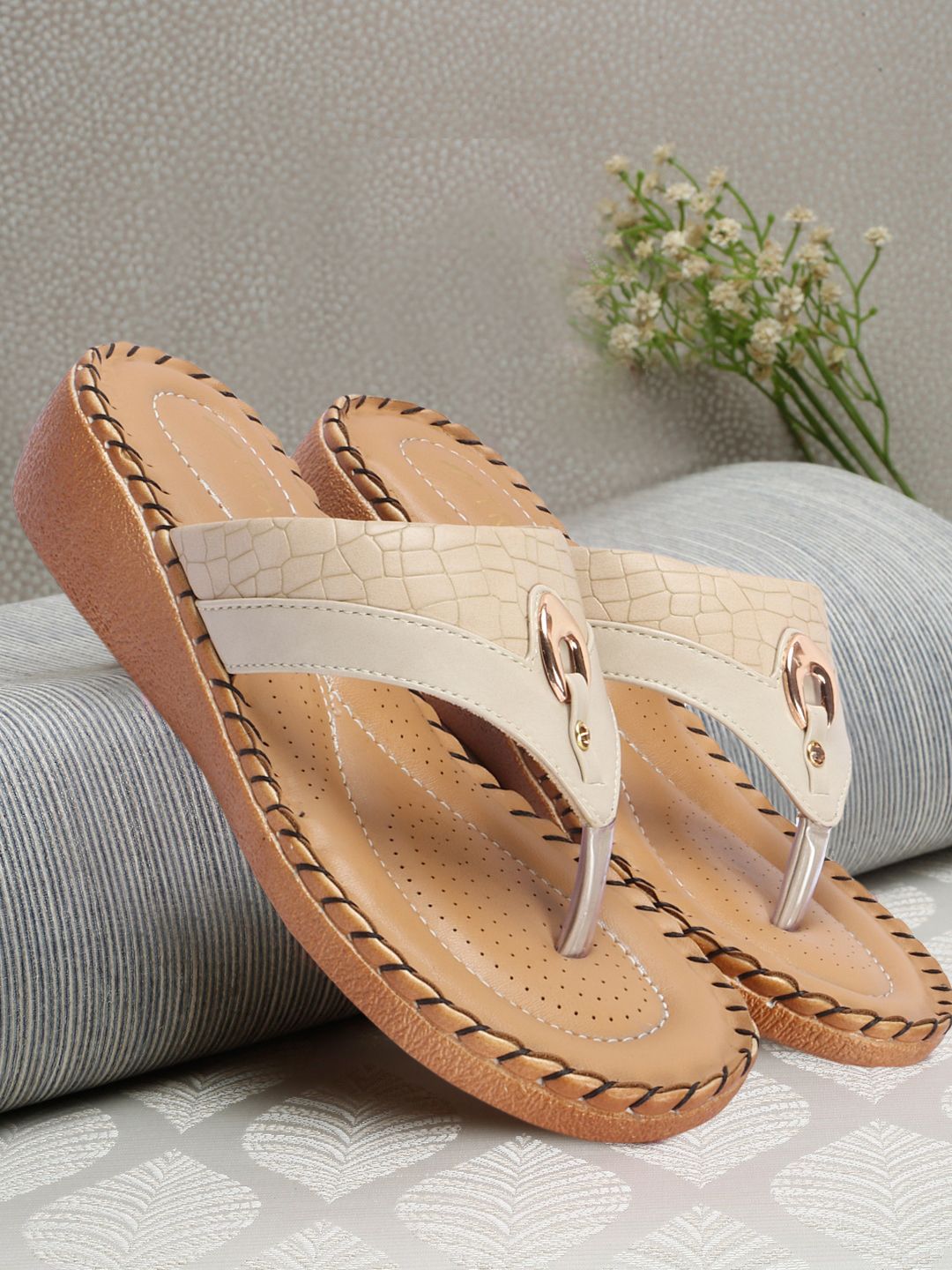 trase Women Wedges Sandal-picture-13