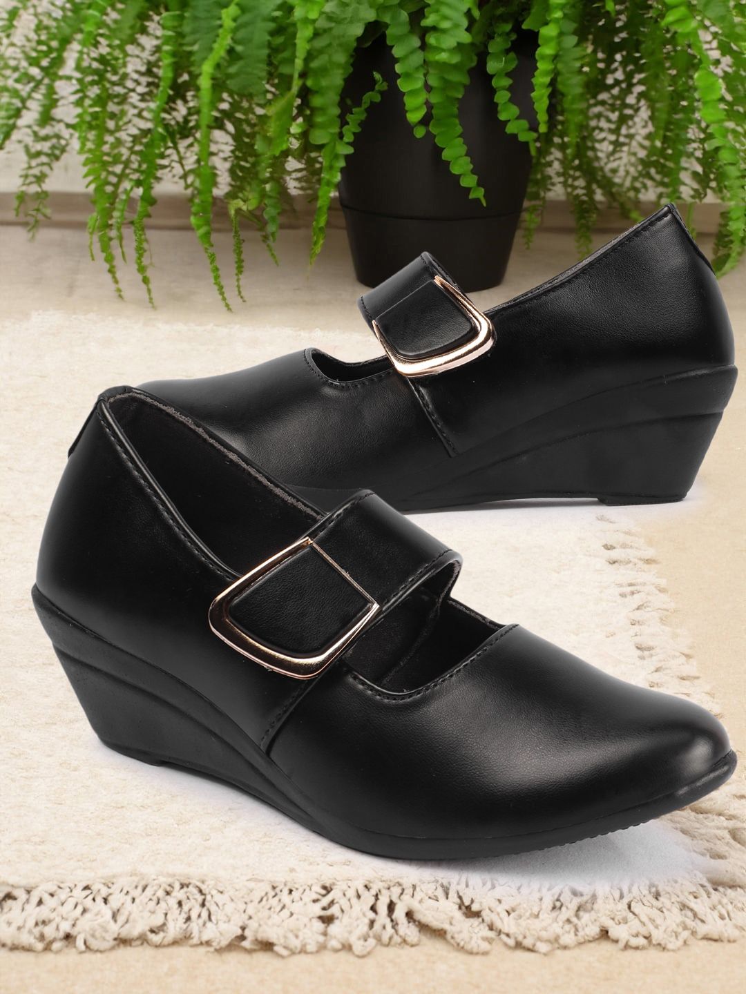 Women Bellies Sandal