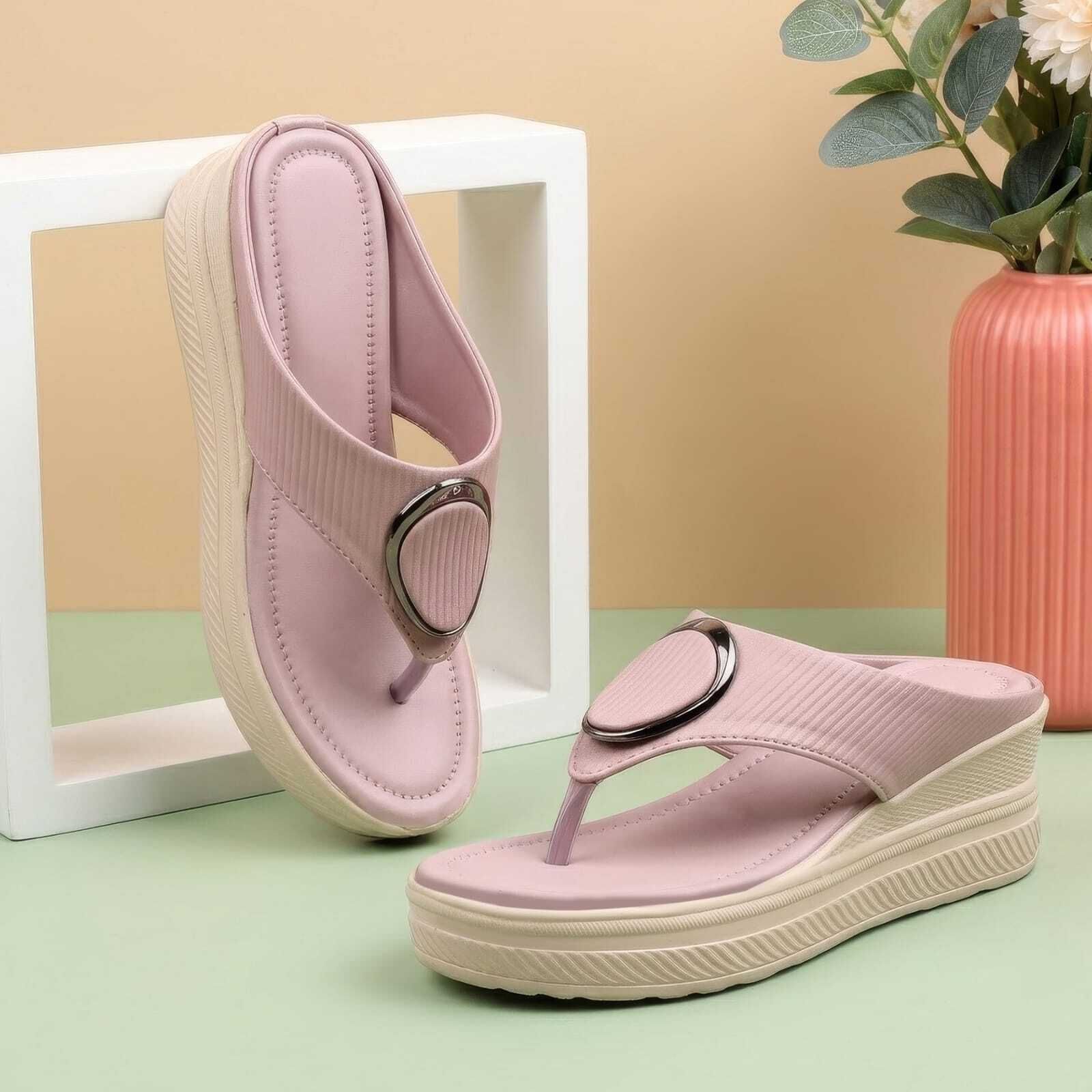 t-rock Women Wedges Sandal-picture-34