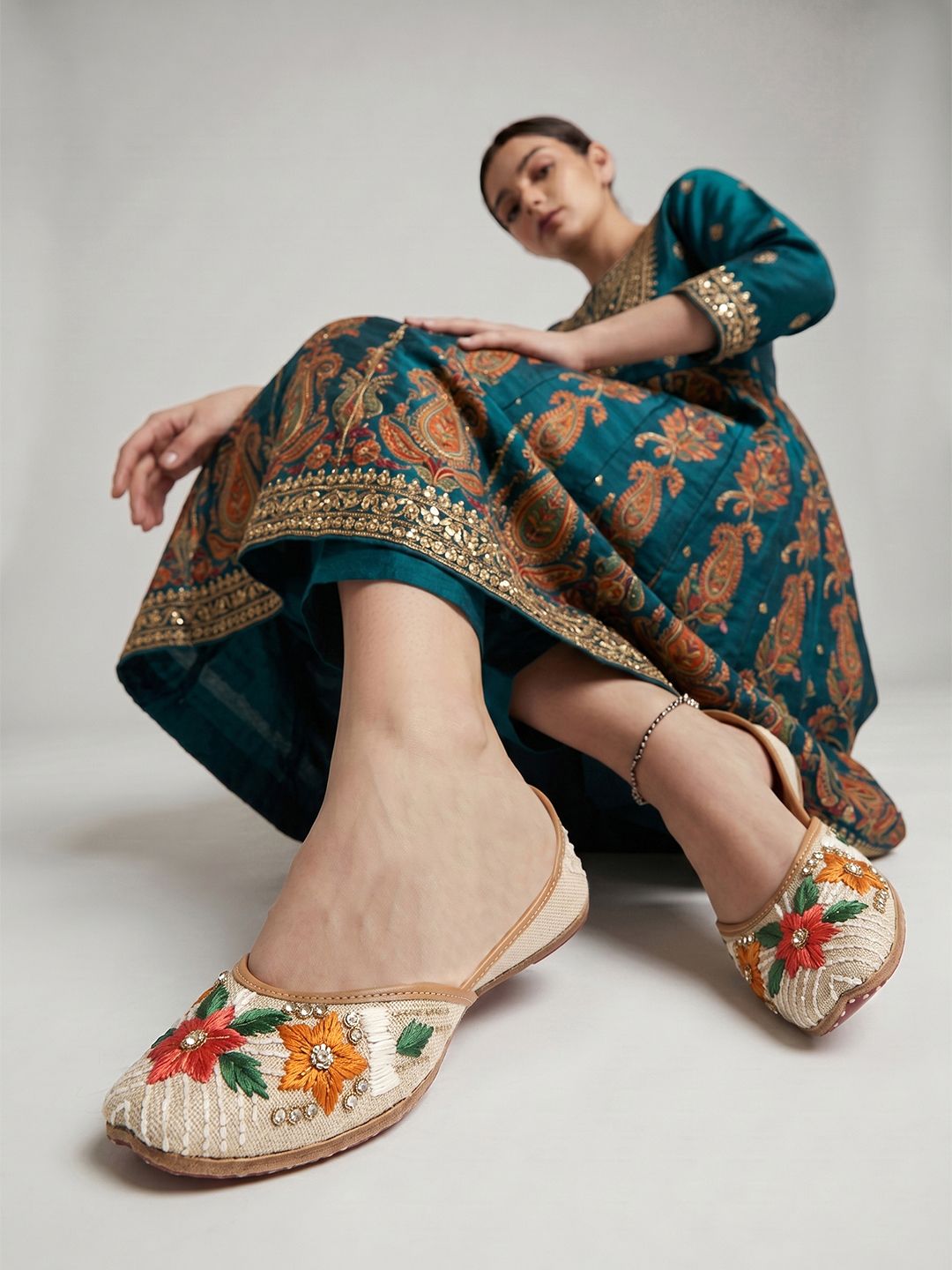 dollphin Women Flats Sandal-picture-34