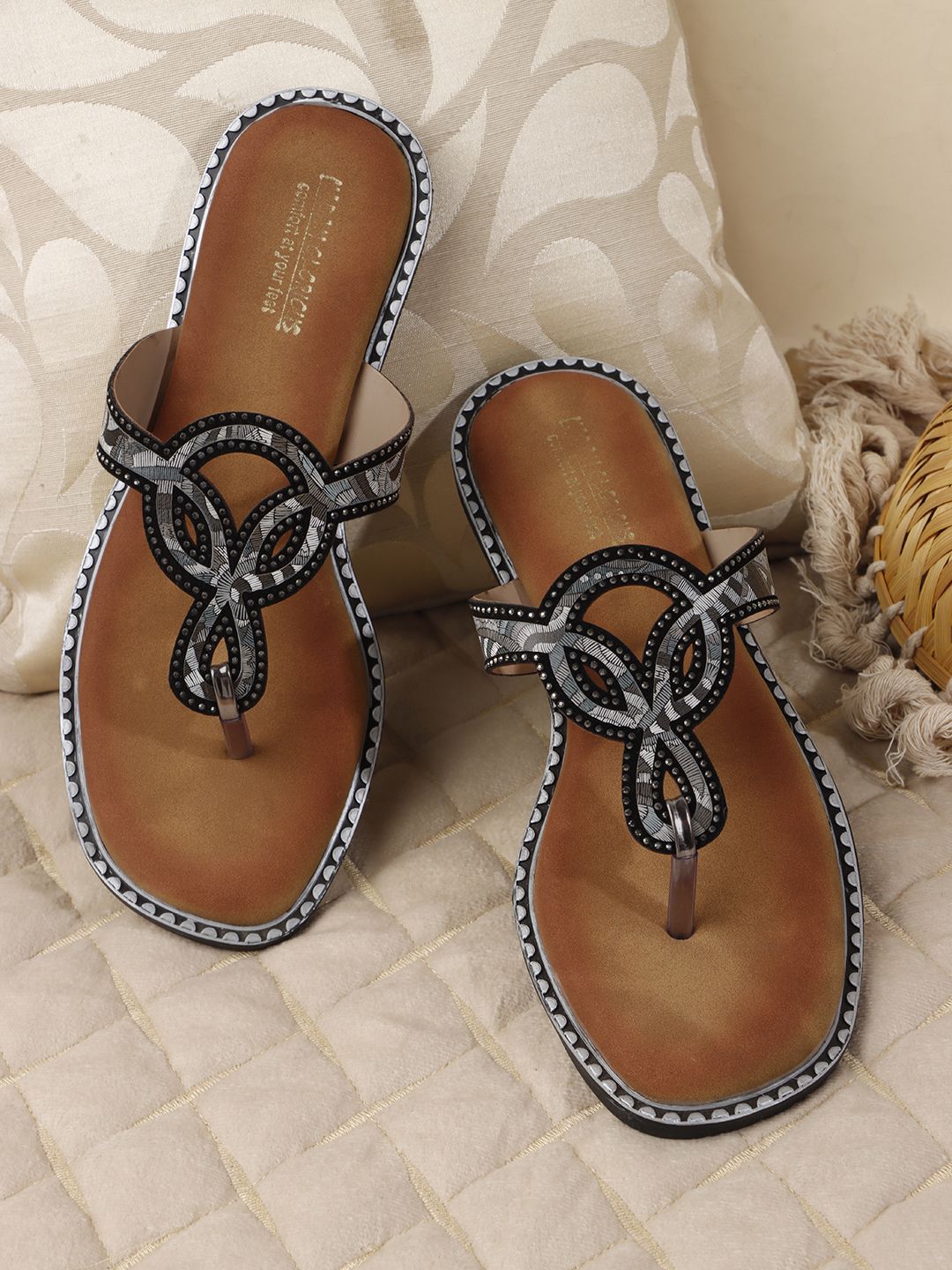 madam glorious Women Flats Sandal-picture-10