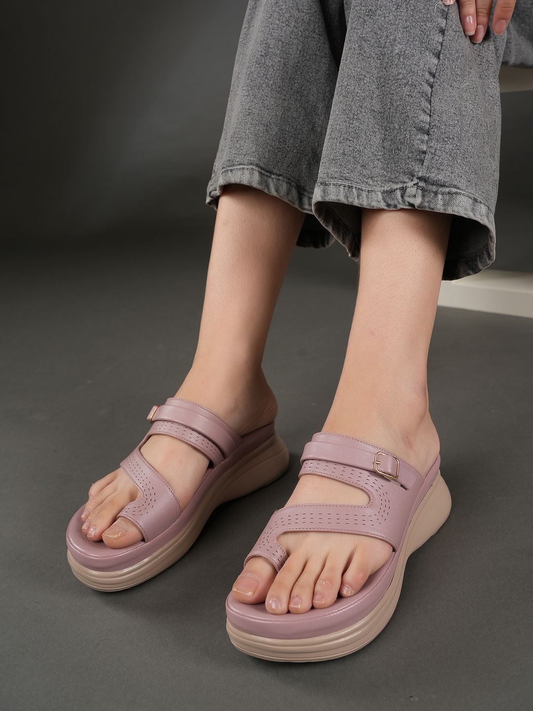 roadster Women Flats Sandal-picture-5