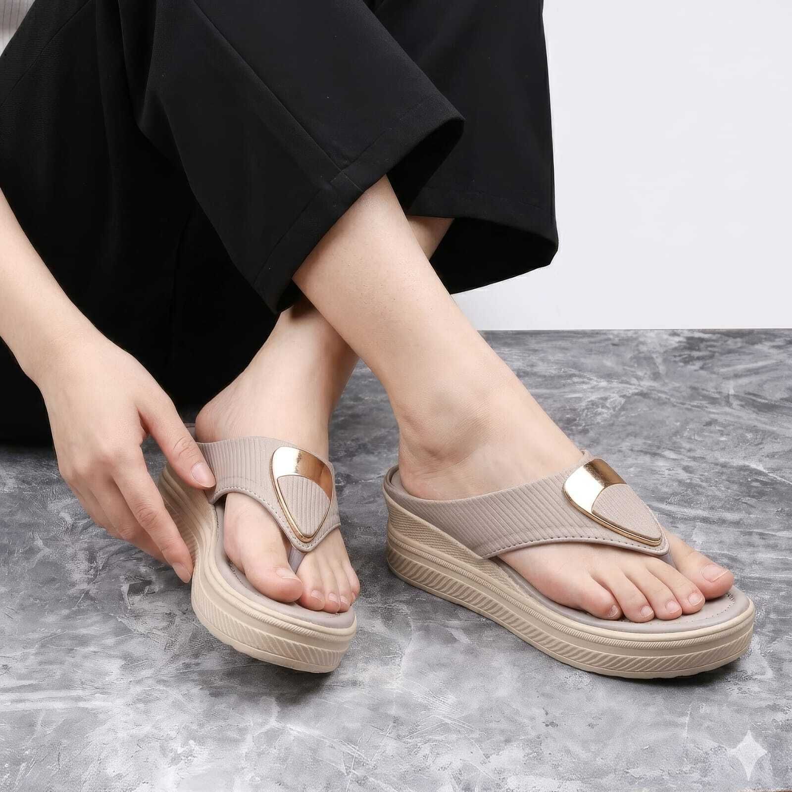 t-rock Women Wedges Sandal-picture-35