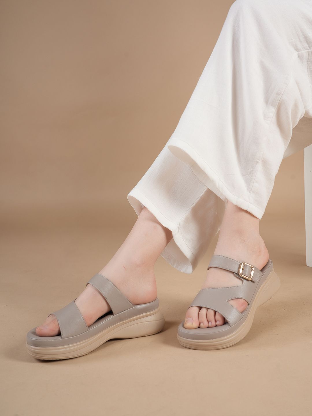 roadster Women Wedges Sandal-picture-36
