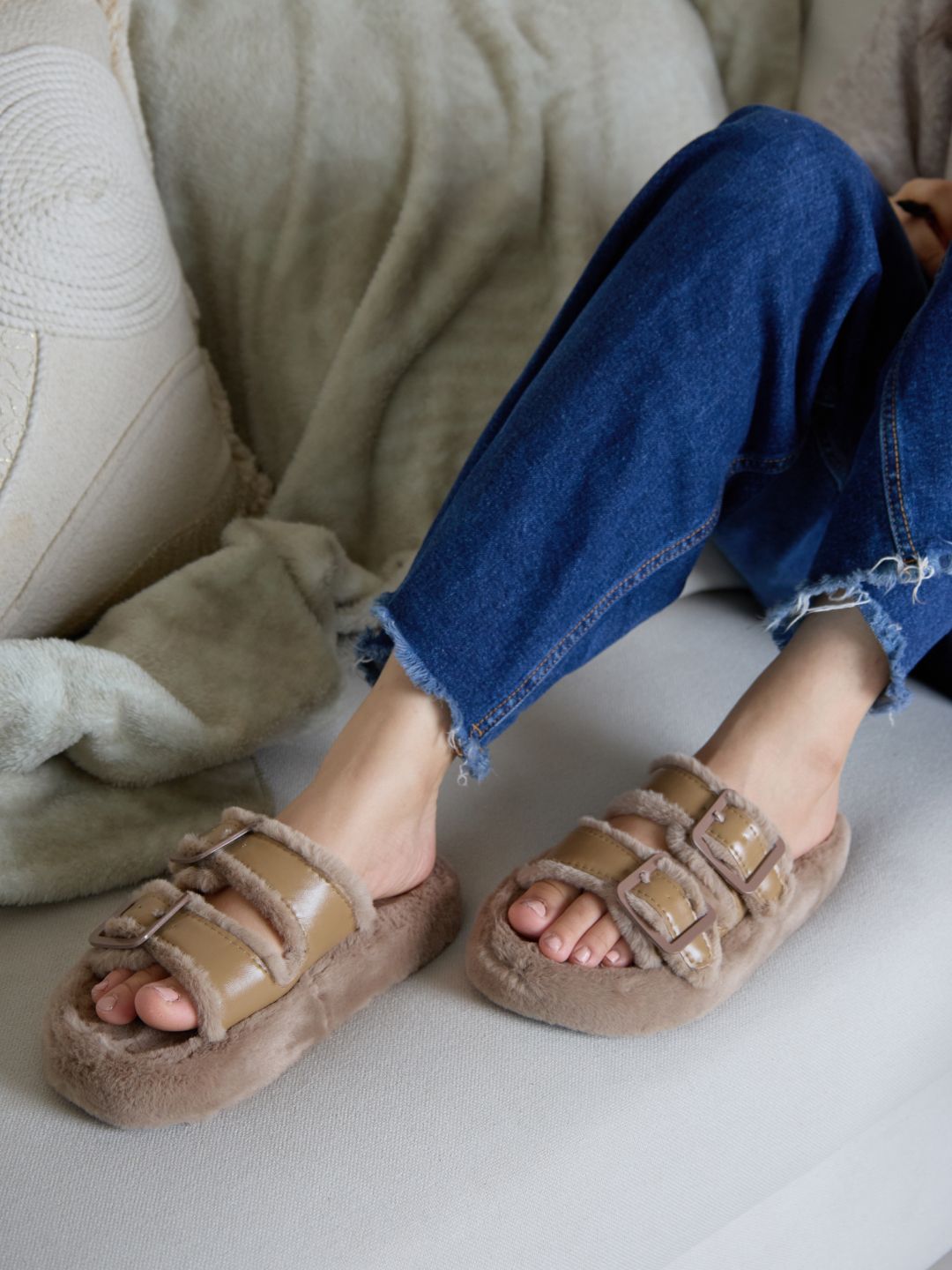 cai Women Flats Sandal-picture-24